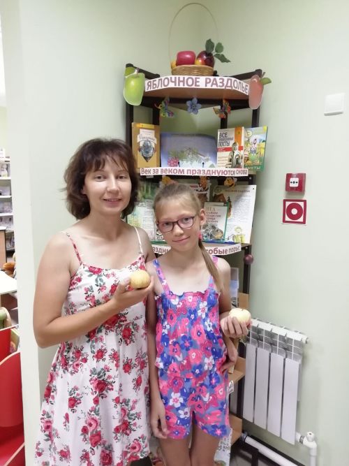 В Верхнеуслонской детской библиотеке открылась выставка «Яблочное раздолье»