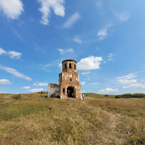 В старинном храме села Ивановское прошла первая литургия