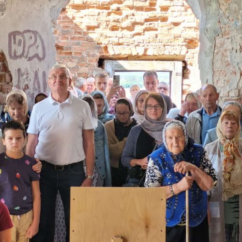 В старинном храме села Ивановское прошла первая литургия