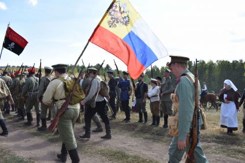 В Верхнем Услоне прошел юбилейный военно-исторический фестиваль «Рождение легендарной и непобедимой»
