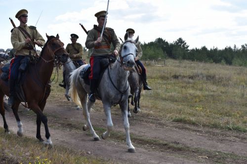 В Верхнем Услоне прошел юбилейный военно-исторический фестиваль «Рождение легендарной и непобедимой»