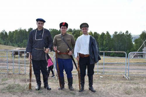 В Верхнем Услоне прошел юбилейный военно-исторический фестиваль «Рождение легендарной и непобедимой»