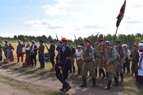 В Верхнем Услоне прошел юбилейный военно-исторический фестиваль «Рождение легендарной и непобедимой»