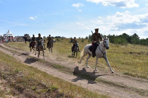 В Верхнем Услоне прошел юбилейный военно-исторический фестиваль «Рождение легендарной и непобедимой»