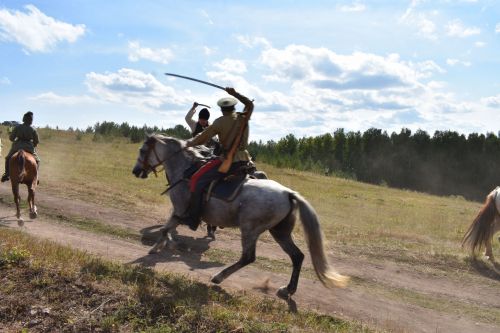 В Верхнем Услоне прошел юбилейный военно-исторический фестиваль «Рождение легендарной и непобедимой»