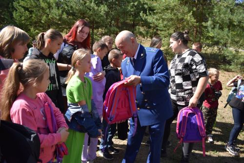 В Верхнем Услоне прошла акция «Соберем детей в школу»