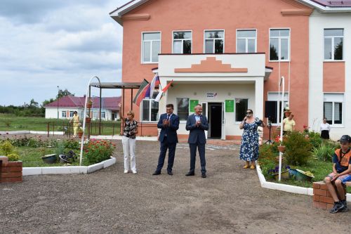 Югары Ослан районында “Мәктәпкә җыенырга ярдәм ит” акциясе башланды