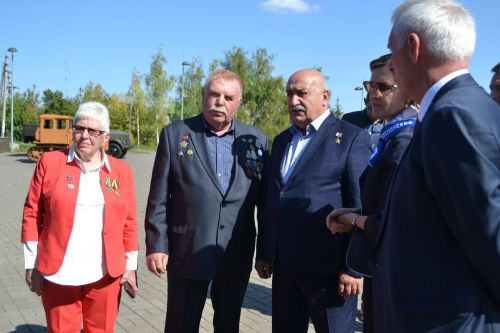 Герой России Геворк Исаханян провел Урок мужества в Верхнеуслонской гимназии и посетил Музей памяти