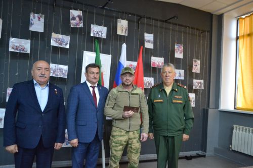 Герой России Геворк Исаханян провел Урок мужества в Верхнеуслонской гимназии и посетил Музей памяти