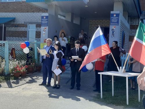 Небывалый набор: В Печищах в первый класс пошли 10 ребят