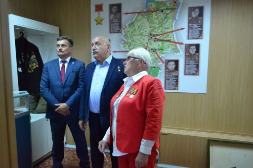 Герой России Геворк Исаханян провел Урок мужества в Верхнеуслонской гимназии и посетил Музей памяти