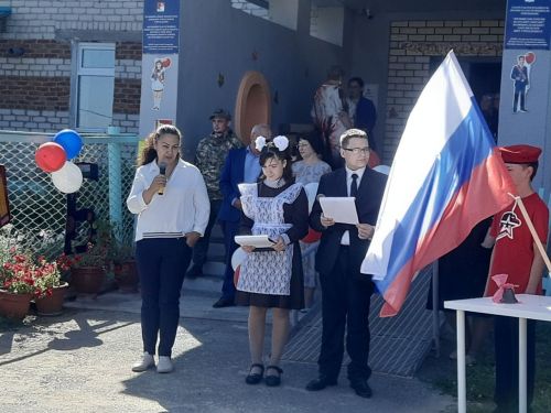 Небывалый набор: В Печищах в первый класс пошли 10 ребят