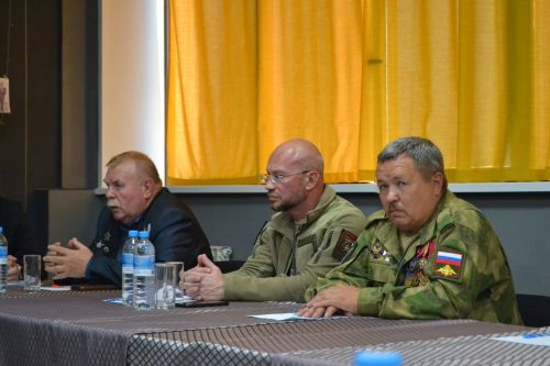 Герой России Геворк Исаханян провел Урок мужества в Верхнеуслонской гимназии и посетил Музей памяти