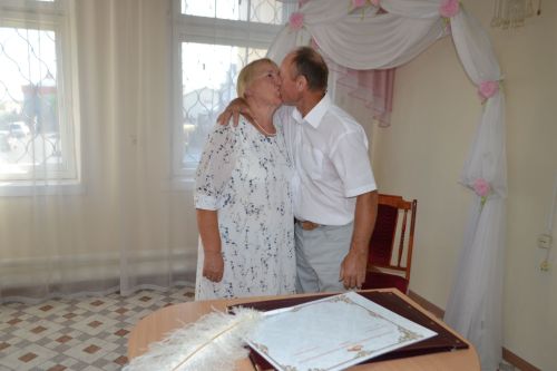 Супруги Тюшины из Воробьевки отметили золотую свадьбу