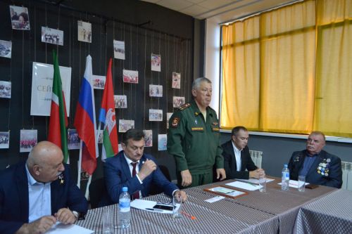 Герой России Геворк Исаханян провел Урок мужества в Верхнеуслонской гимназии и посетил Музей памяти