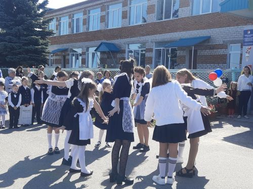 Небывалый набор: В Печищах в первый класс пошли 10 ребят