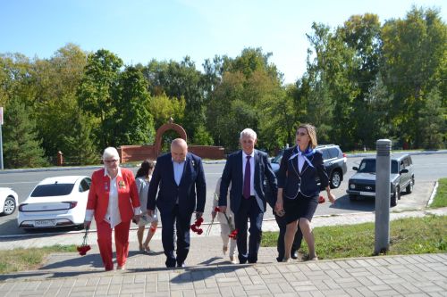 Герой России Геворк Исаханян провел Урок мужества в Верхнеуслонской гимназии и посетил Музей памяти
