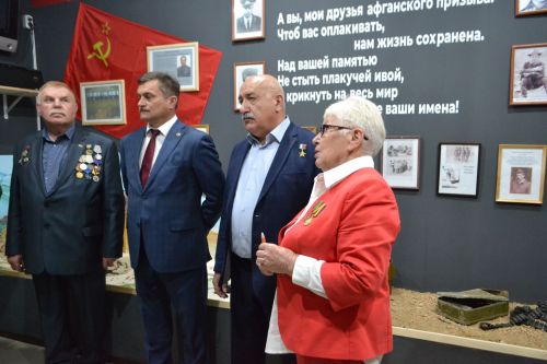Герой России Геворк Исаханян провел Урок мужества в Верхнеуслонской гимназии и посетил Музей памяти