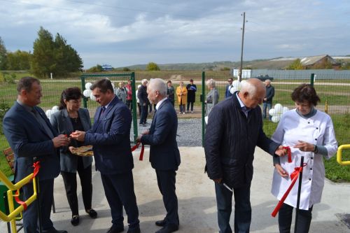 В Маматкозине открыли новый модульный фельдшерско-акушерский пункт