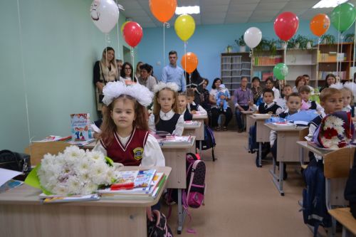 День знаний в Верхнеуслонской гимназии имени Героя Советского Союза Набиуллы Зиннурова (фоторепортаж)