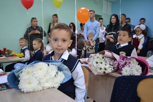День знаний в Верхнеуслонской гимназии имени Героя Советского Союза Набиуллы Зиннурова (фоторепортаж)