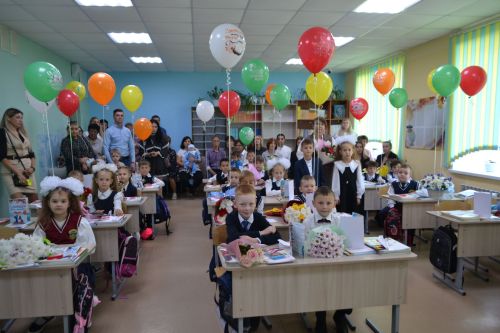 День знаний в Верхнеуслонской гимназии имени Героя Советского Союза Набиуллы Зиннурова (фоторепортаж)