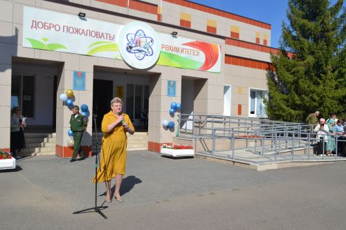 День знаний в Верхнеуслонской гимназии имени Героя Советского Союза Набиуллы Зиннурова (фоторепортаж)