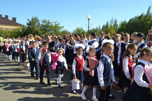 День знаний в Верхнеуслонской гимназии имени Героя Советского Союза Набиуллы Зиннурова (фоторепортаж)