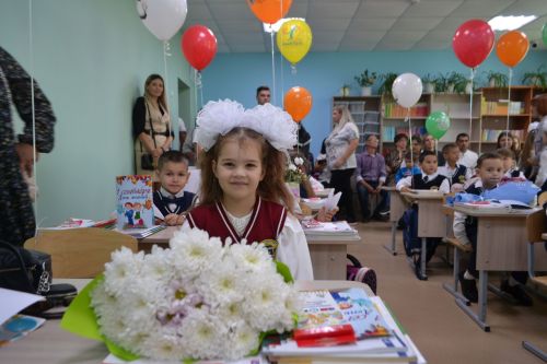 День знаний в Верхнеуслонской гимназии имени Героя Советского Союза Набиуллы Зиннурова (фоторепортаж)