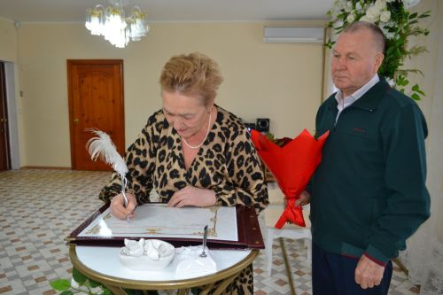 Супруги Фахрутдиновы из Набережных Моркваш отметили золотую свадьбу
