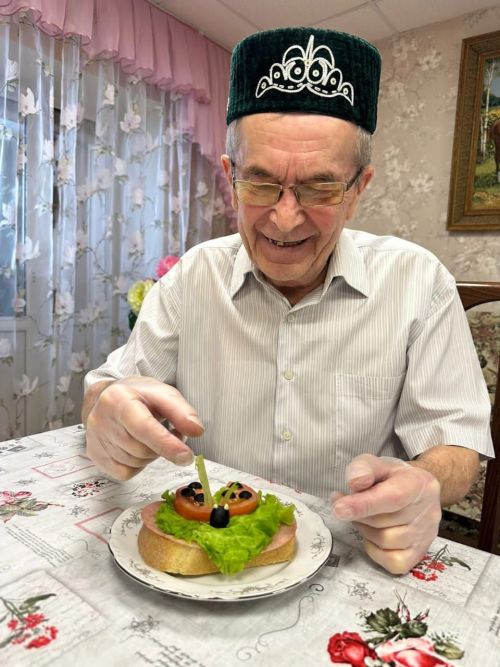 Югары Ослан интернат-йортында өлкәннәр һәм инвалидлар өчен фуд-арт буенча мастер-класс үткәрелде