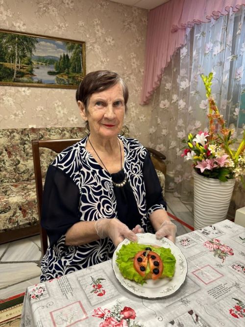 Югары Ослан интернат-йортында өлкәннәр һәм инвалидлар өчен фуд-арт буенча мастер-класс үткәрелде