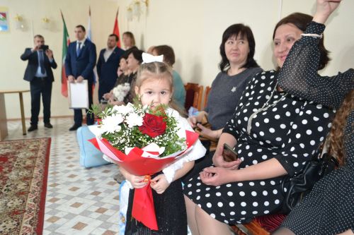 В Год семьи родных обнимем: В Верхнем Услоне чествовали супругов Драгуновых и Софроновых - золотых юбиляров семейной жизни