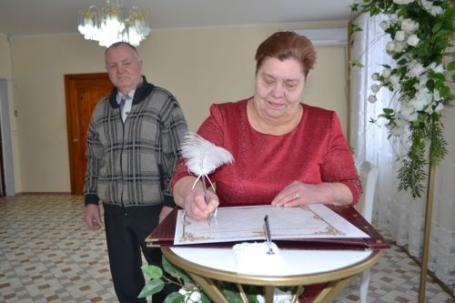 Супругов Барсуковых из Шеланги поздравили с золотой свадьбой