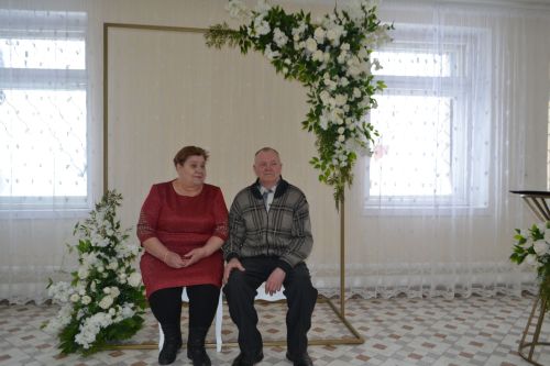 Супругов Барсуковых из Шеланги поздравили с золотой свадьбой