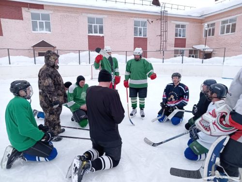 В Макулове открылся XXI хоккейный турнир
