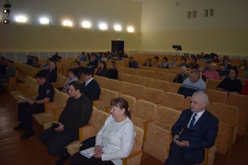Большинство вопросов, прозвучавших на сходе граждан в Верхнем Услоне, касались содержания дорог