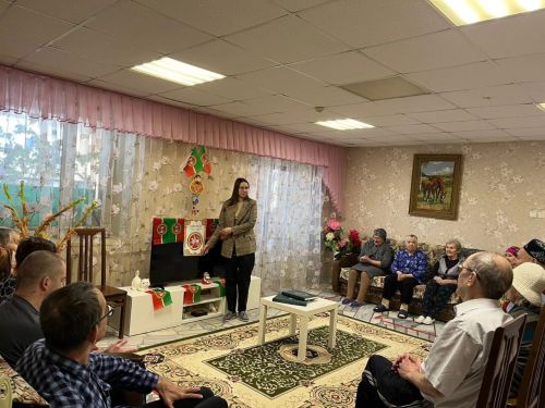 Татарстан Республикасы Дәүләт гербы көненә багышланган әңгәмәне Югары Ослан интернат-йорты өлкәннәре өчен оештырдылар