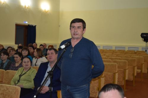 Большинство вопросов, прозвучавших на сходе граждан в Верхнем Услоне, касались содержания дорог