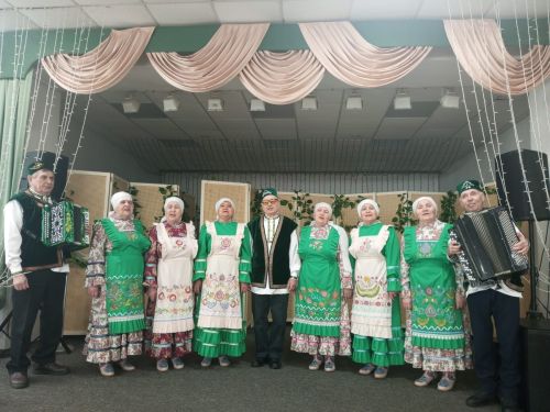 Ансамбль «Иделькэй» встречал гостей из Санкт Петербурга