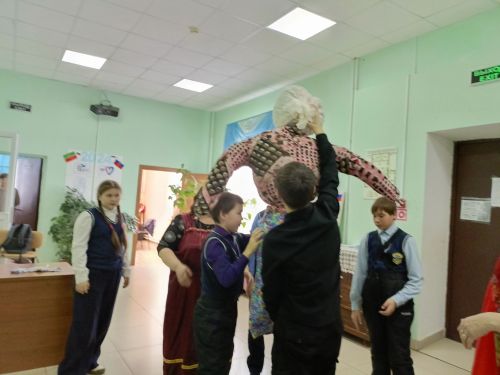 В Кильдееве прошел мастер-класс по созданию обрядовой куклы- масленицы
