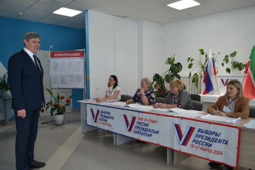 Роман Шайхутдинов посетил избирательные участки в Верхнем Услоне