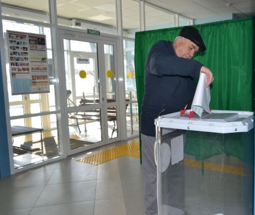 Роман Шайхутдинов посетил избирательные участки в Верхнем Услоне