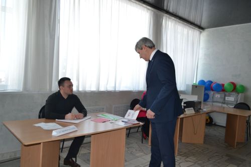 Роман Шайхутдинов посетил избирательные участки в Верхнем Услоне