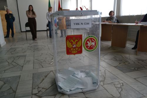 Роман Шайхутдинов посетил избирательные участки в Верхнем Услоне