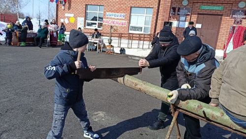 В Кильдееве дружно и весело поводили Масленицу