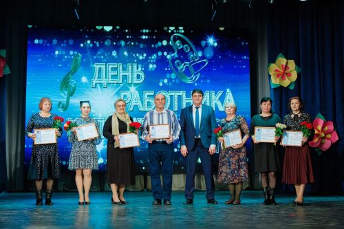 В Верхнем Услоне чествовали культработников