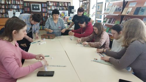 Участники клуба «Разноцветный мир» посетили районную библиотеку