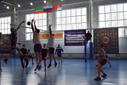 В Верхнем Услоне состоялся турнир по волейболу среди мужских команд