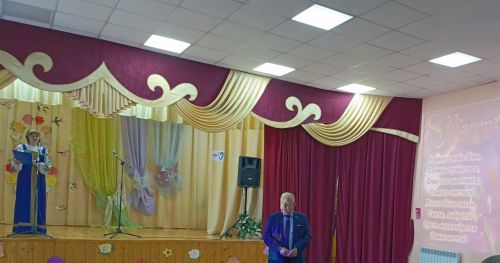 В Кильдееве прекрасную половину села поздравили с весенним праздником